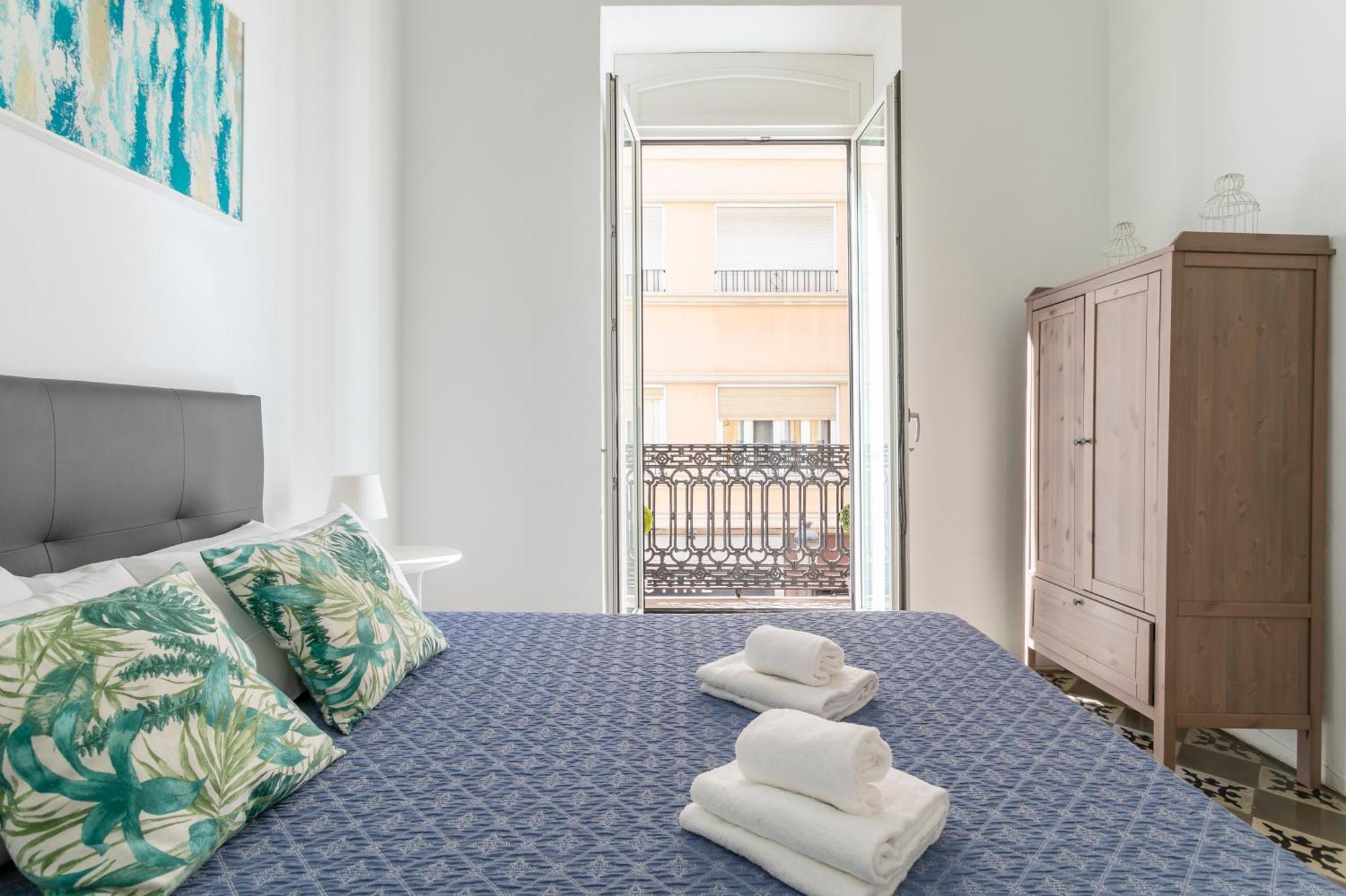Apartamentos Teatro Аликанте Экстерьер фото